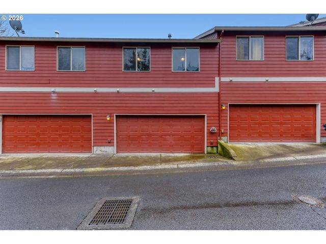 38573 CASCADIA VILLAGE Dr, Sandy, OR 97055