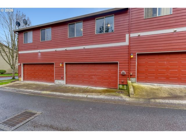 38573 CASCADIA VILLAGE Dr, Sandy, OR 97055