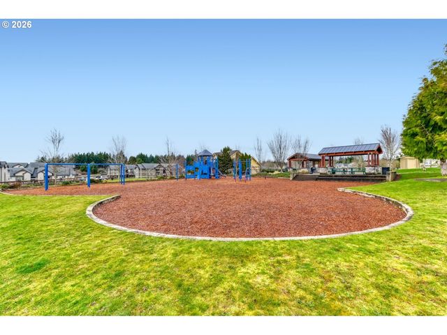38573 CASCADIA VILLAGE Dr, Sandy, OR 97055
