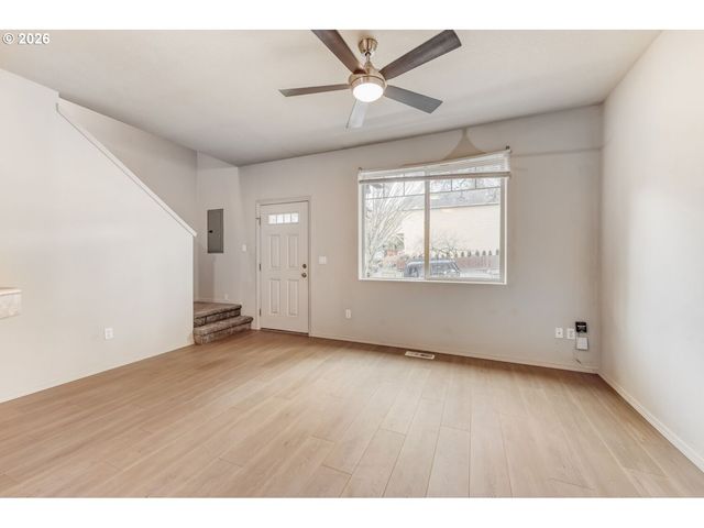 38573 CASCADIA VILLAGE Dr, Sandy, OR 97055