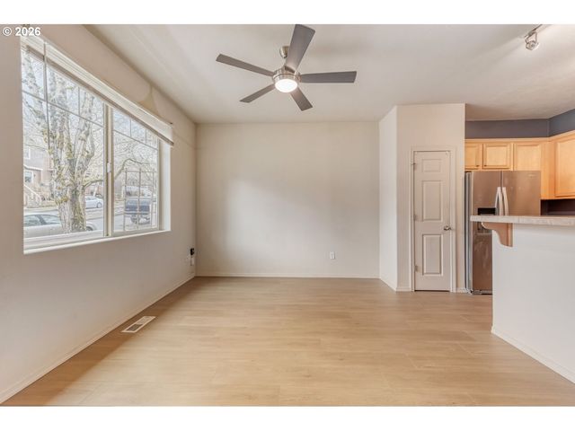 38573 CASCADIA VILLAGE Dr, Sandy, OR 97055