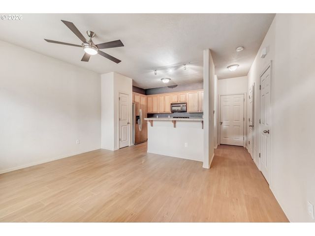 38573 CASCADIA VILLAGE Dr, Sandy, OR 97055