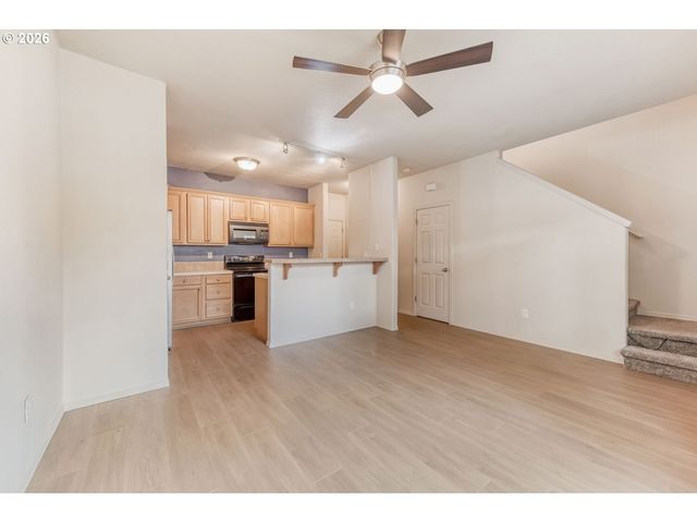 38573 CASCADIA VILLAGE Dr, Sandy, OR 97055