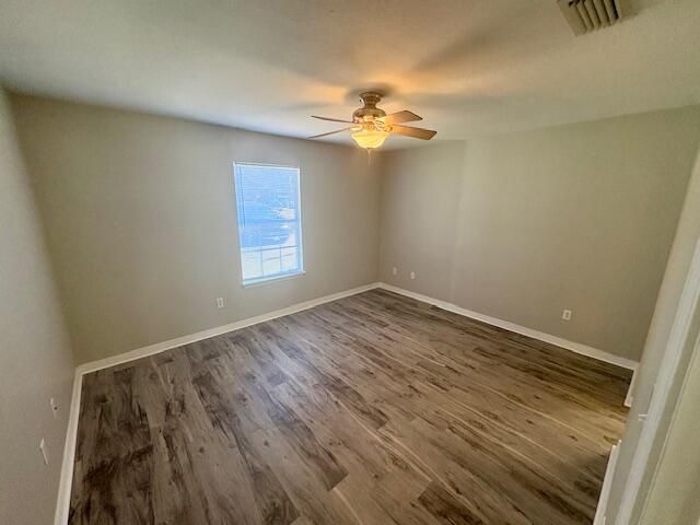 2027 Las Vegas Trail, Navarre, FL 32566