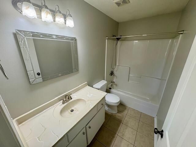 2027 Las Vegas Trail, Navarre, FL 32566