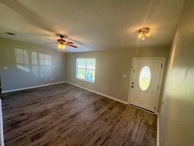 2027 Las Vegas Trail, Navarre, FL 32566