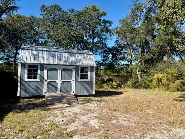 2027 Las Vegas Trail, Navarre, FL 32566