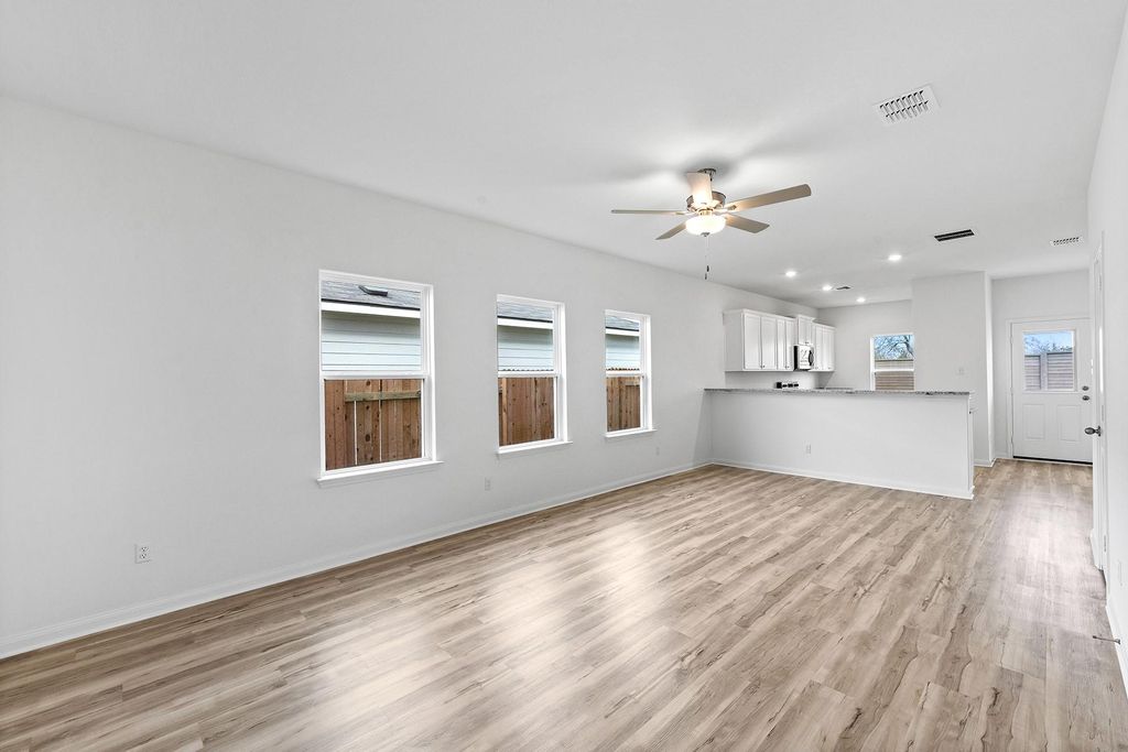 14709 Wahlbergs WAY, Elgin, TX 78621