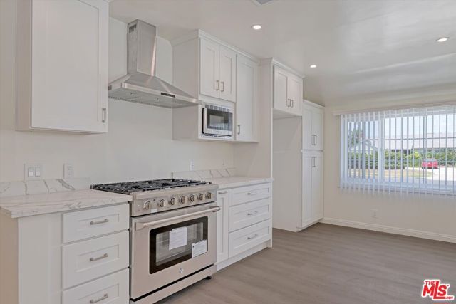 7026 Colbath Avenue, Van Nuys (los Angeles), CA 91405