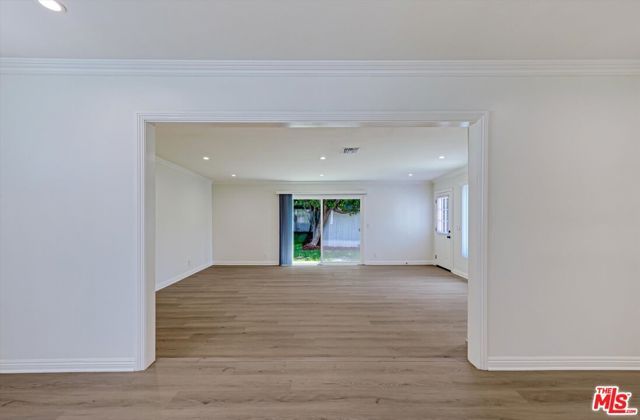 7026 Colbath Avenue, Van Nuys (los Angeles), CA 91405