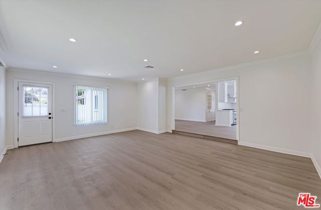 7026 Colbath Avenue, Van Nuys (los Angeles), CA 91405