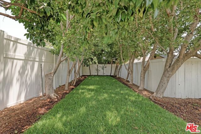 7026 Colbath Avenue, Van Nuys (los Angeles), CA 91405