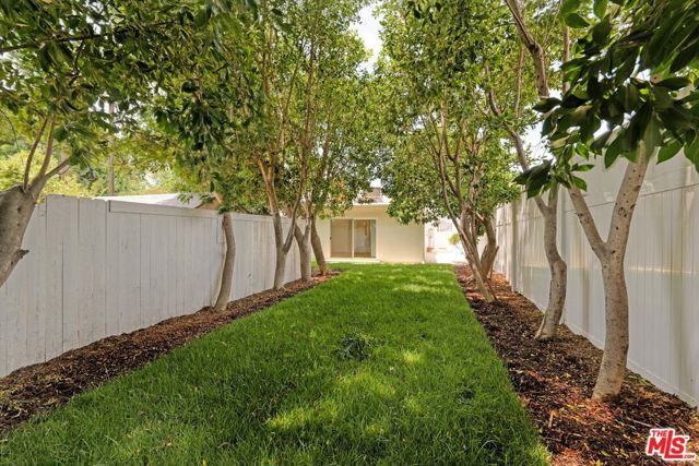 7026 Colbath Avenue, Van Nuys (los Angeles), CA 91405