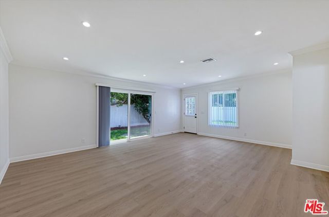 7026 Colbath Avenue, Van Nuys (los Angeles), CA 91405