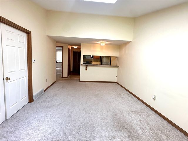 4745 Chestnut Ridge Road 8, Amherst, NY 14228