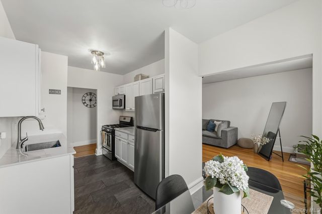 475 Bronx River Road 4B, Yonkers, NY 10704