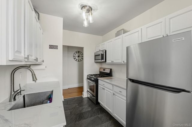 475 Bronx River Road 4B, Yonkers, NY 10704
