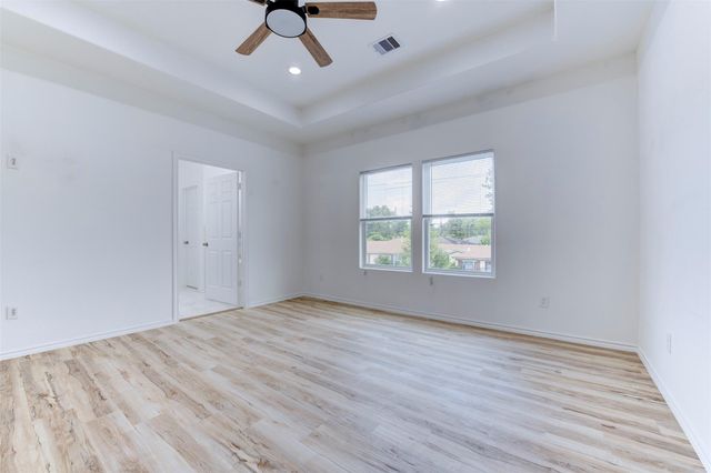 8203 Woodlyn Road F, Houston, TX 77028