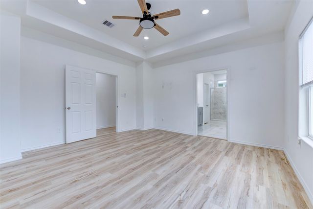 8203 Woodlyn Road F, Houston, TX 77028