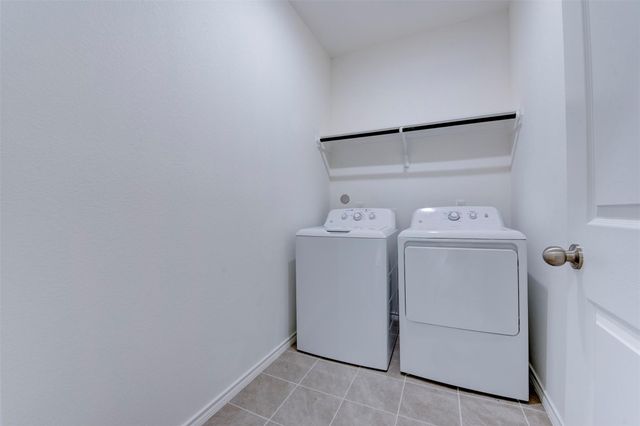 8203 Woodlyn Road F, Houston, TX 77028