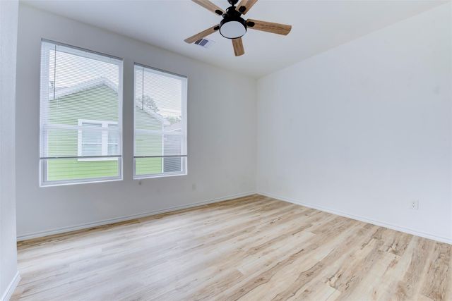 8203 Woodlyn Road F, Houston, TX 77028