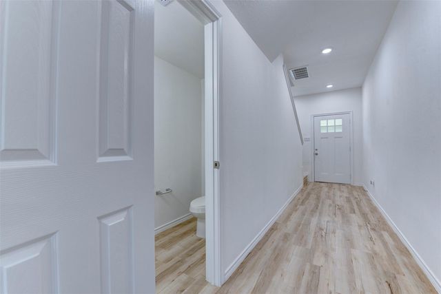 8203 Woodlyn Road F, Houston, TX 77028