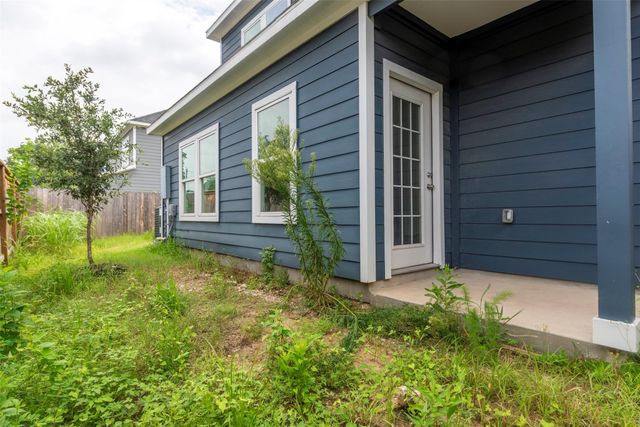 8203 Woodlyn Road F, Houston, TX 77028