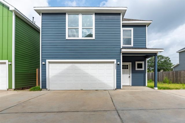 8203 Woodlyn Road F, Houston, TX 77028