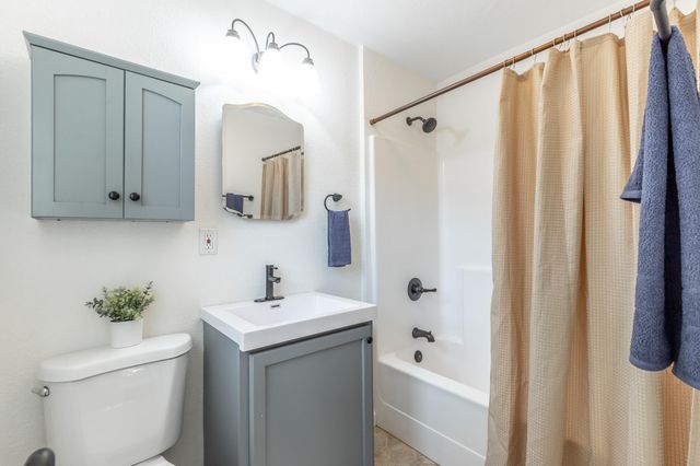 25 S Jenkins Road, Chickamauga, GA 30707