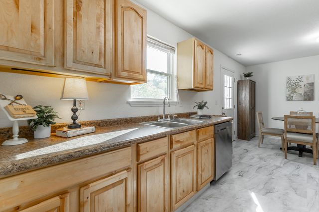 25 S Jenkins Road, Chickamauga, GA 30707