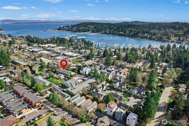231 NW Shepard Way, Bainbridge Island, WA 98110