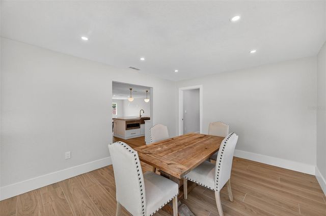 1713 CONNECTICUT AVENUE NE, St Petersburg, FL 33703