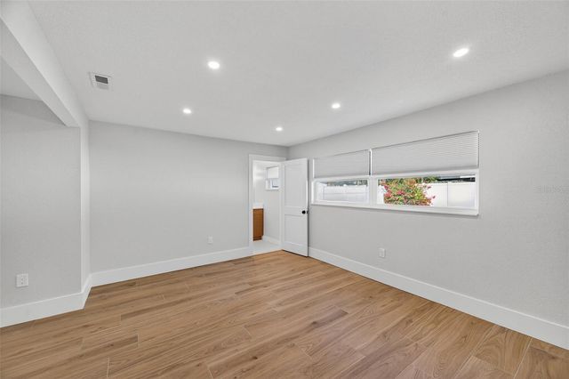 1713 CONNECTICUT AVENUE NE, St Petersburg, FL 33703