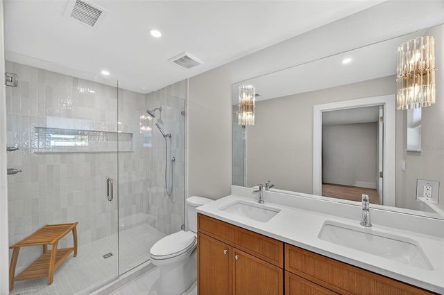 1713 CONNECTICUT AVENUE NE, St Petersburg, FL 33703