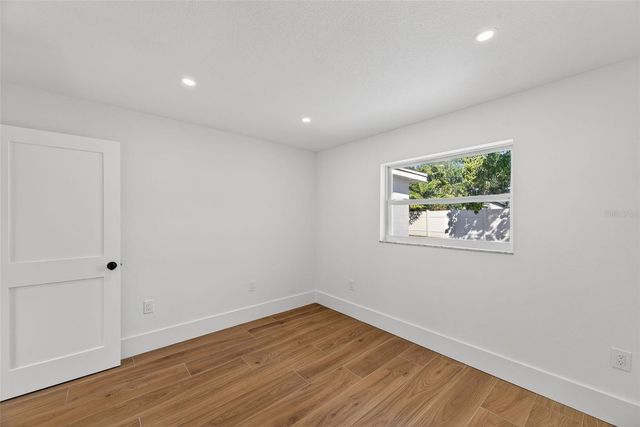 1713 CONNECTICUT AVENUE NE, St Petersburg, FL 33703