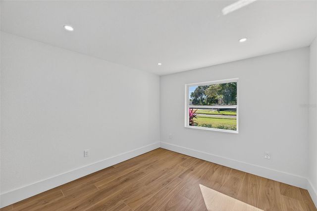 1713 CONNECTICUT AVENUE NE, St Petersburg, FL 33703