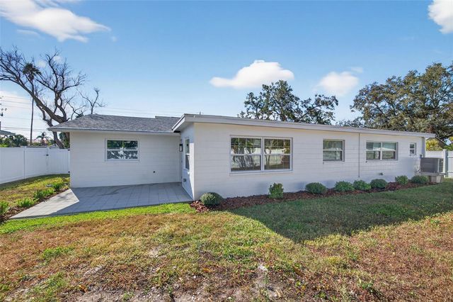 1713 CONNECTICUT AVENUE NE, St Petersburg, FL 33703