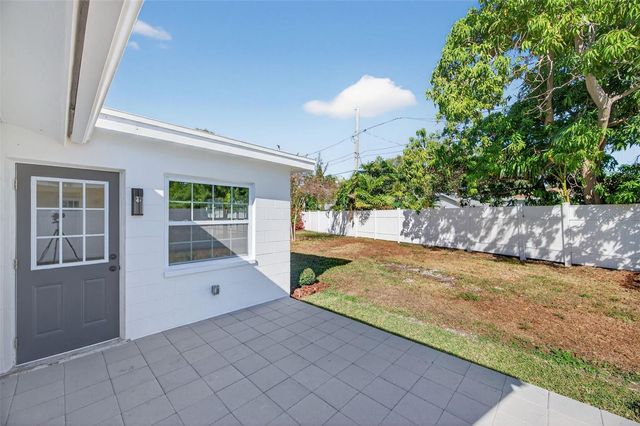 1713 CONNECTICUT AVENUE NE, St Petersburg, FL 33703