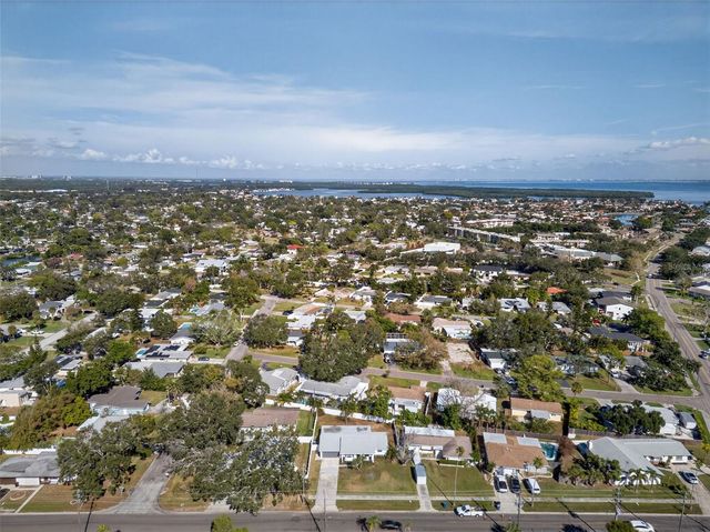 1713 CONNECTICUT AVENUE NE, St Petersburg, FL 33703