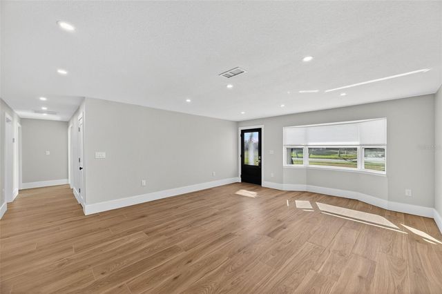 1713 CONNECTICUT AVENUE NE, St Petersburg, FL 33703