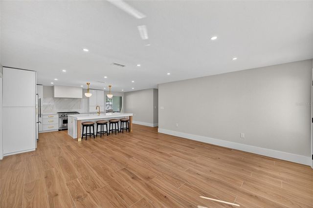 1713 CONNECTICUT AVENUE NE, St Petersburg, FL 33703