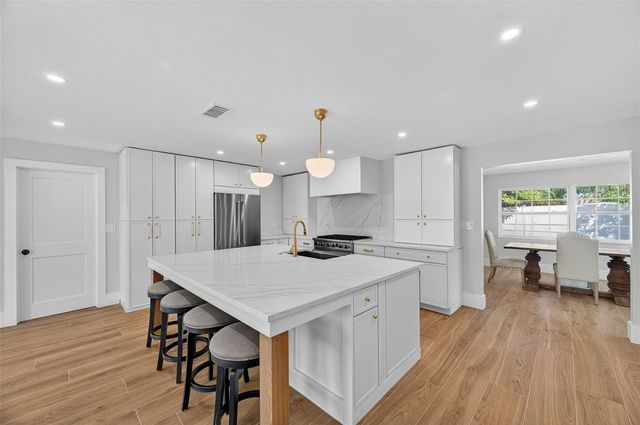 1713 CONNECTICUT AVENUE NE, St Petersburg, FL 33703