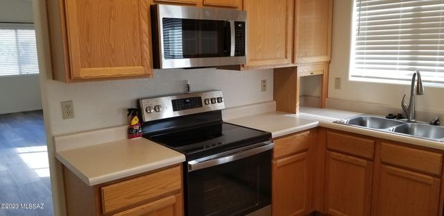9395 E Lochnay Lane, Tucson, AZ 85747