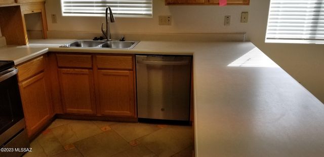 9395 E Lochnay Lane, Tucson, AZ 85747