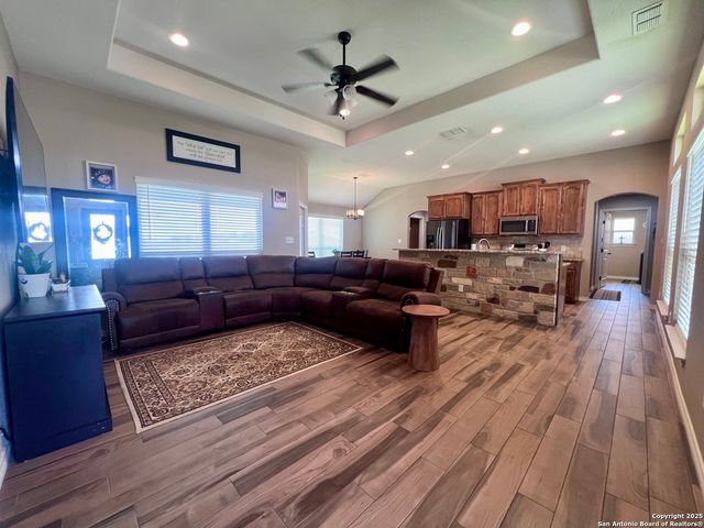 1729 Vista View, Pleasanton, TX 78064