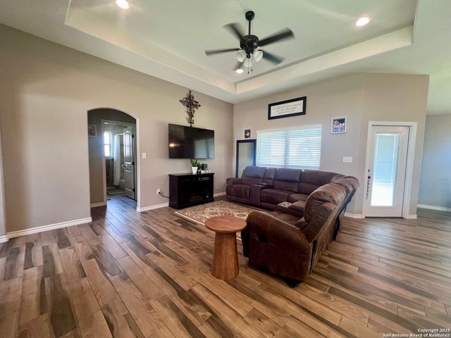 1729 Vista View, Pleasanton, TX 78064