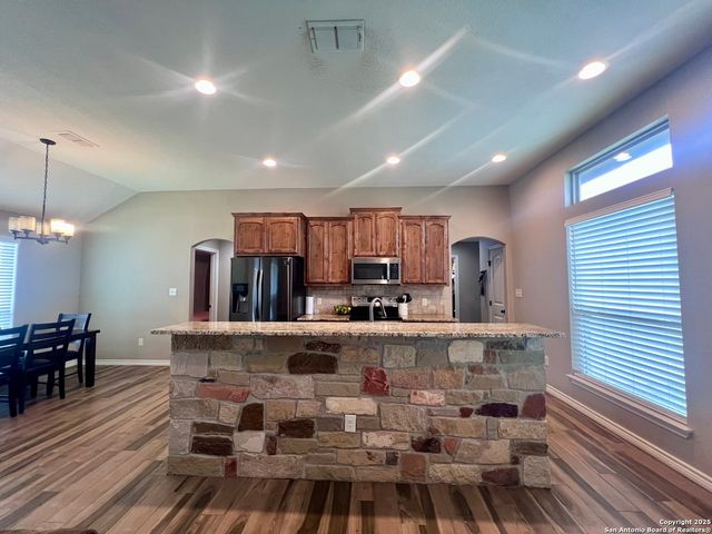 1729 Vista View, Pleasanton, TX 78064