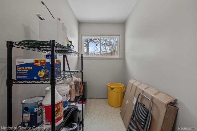 4264 Woodstock Road, Waterford Charter Township, MI 48328