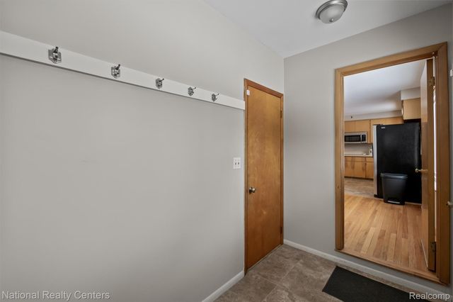 4264 Woodstock Road, Waterford Charter Township, MI 48328