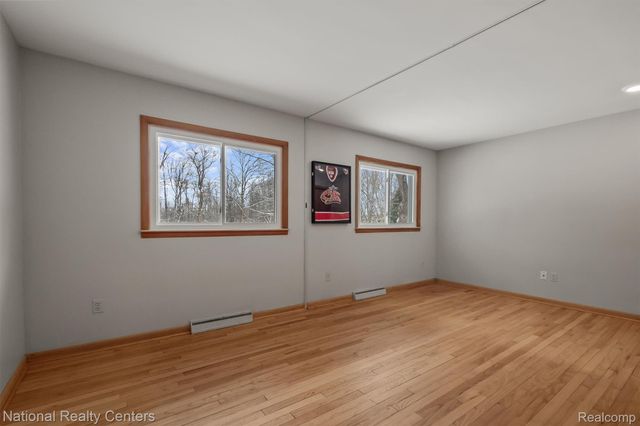 4264 Woodstock Road, Waterford Charter Township, MI 48328